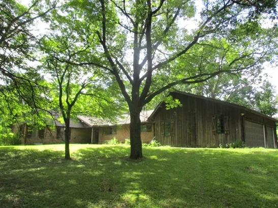 2695 Ray Road, Oxford: home in the woods