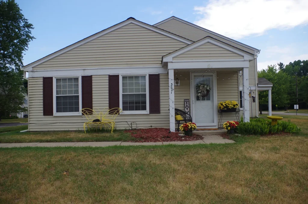 3221 Northfield Ct, Orion Township: ranch condo