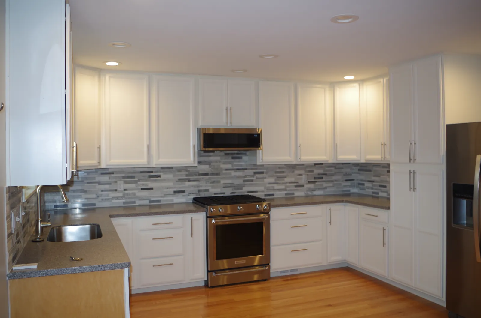 410 Hillcrest, Oxford: updated kitchen